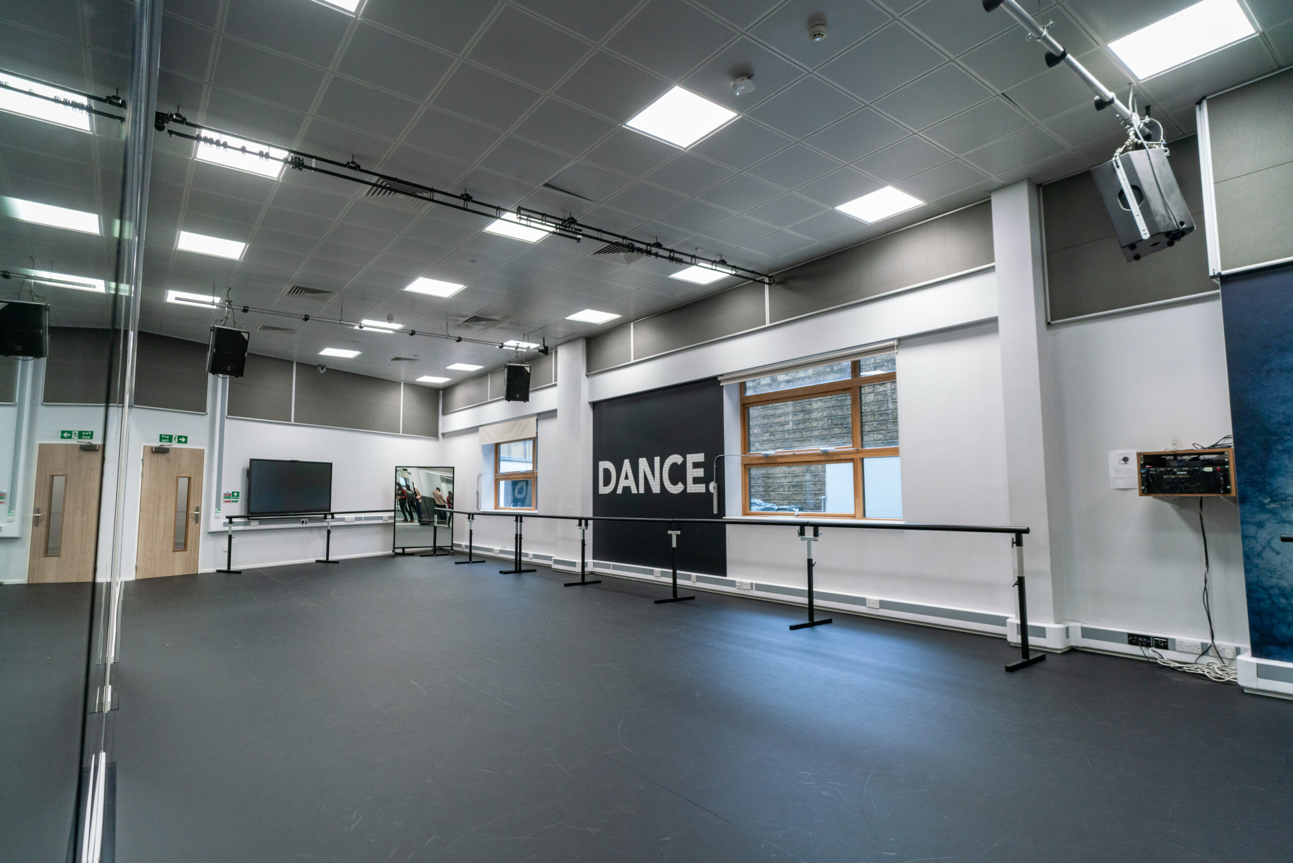 Performace Spaces - Facilities-20